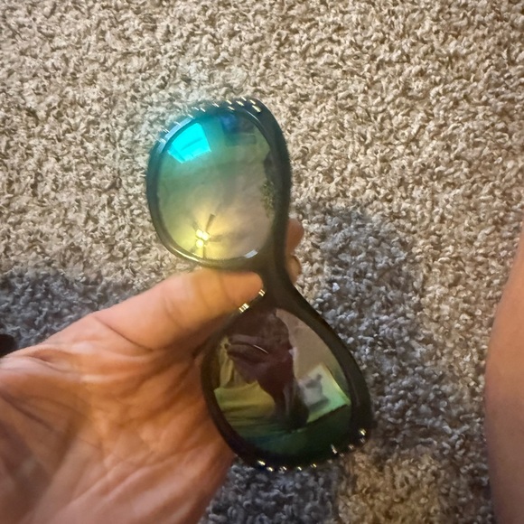 Women’s Black Sunglasses with Green Mirrored Lenses 1 - Picture 3 of 6